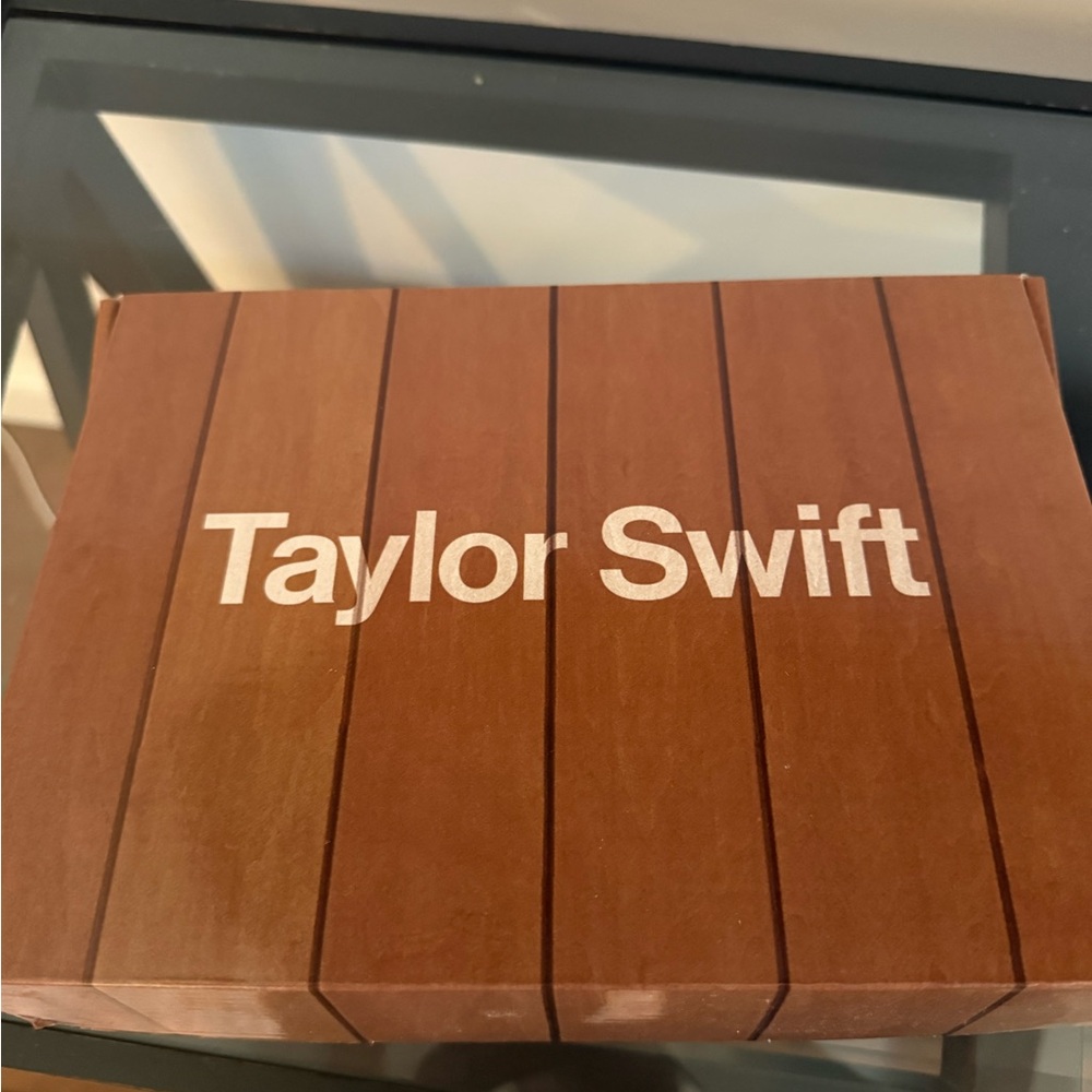 Taylor Swift Midnights CD wall clock - with CDs & batteries